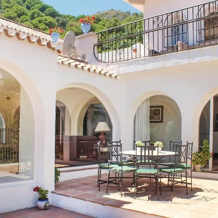 In Ojen, Marbella With House Sea View